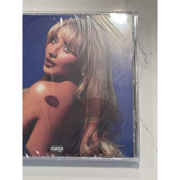 Sabrina Carpenter KISS On Front Short N’ Sweet Signed Photo And Signed Card - #5 - Picture 7 of 9